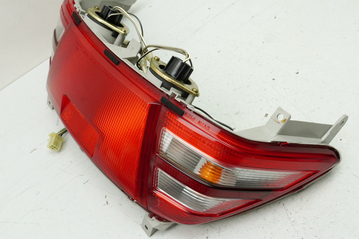 SUZUKI AN 400 WVAU BURGMAN Rücklicht Lampe Rückleuchte Blinker Kabel K1 K2