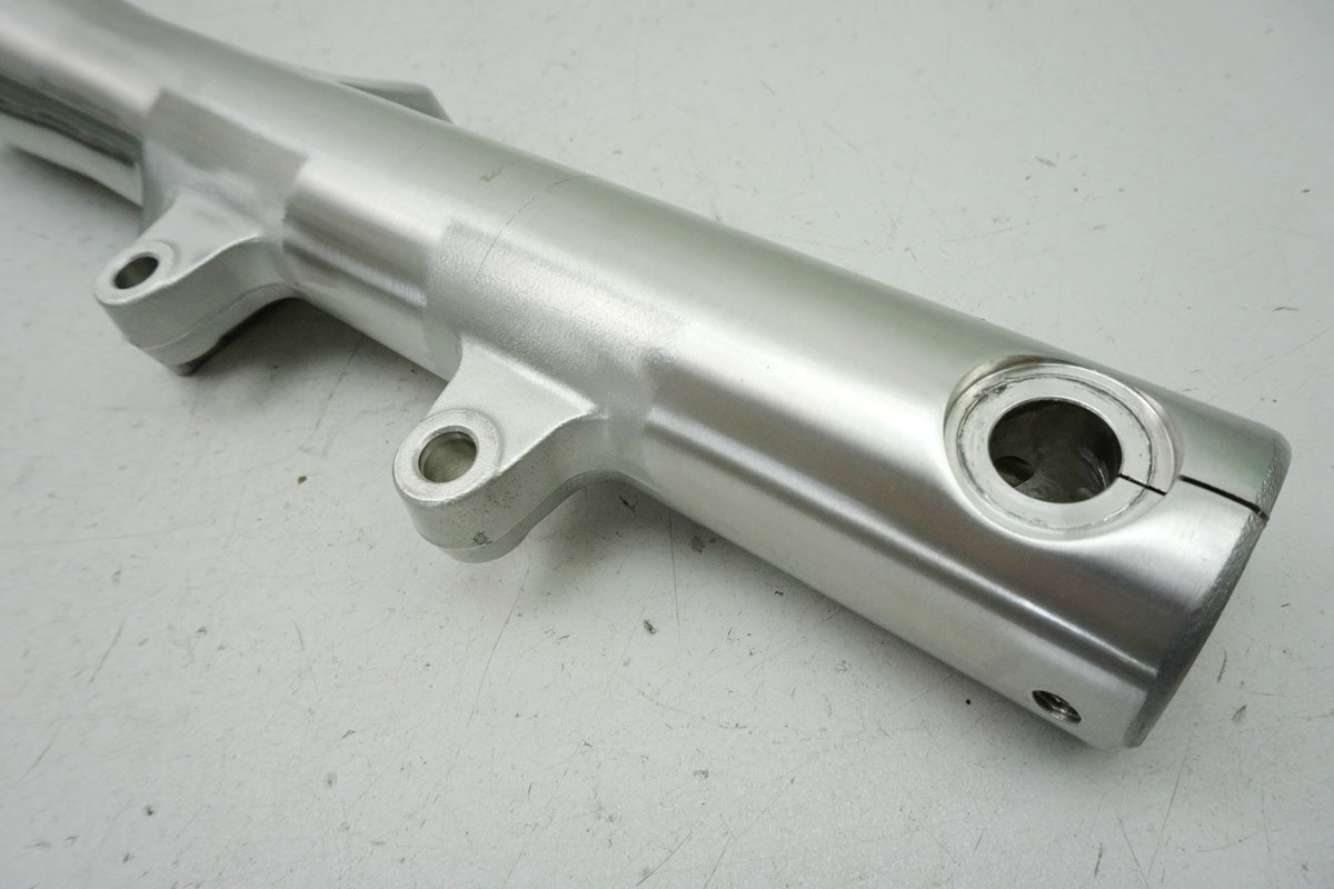 YAMAHA XVS 650 DRAGSTAR CLASSIC Fork Tube Right Fork Foot for Fork 5BN-23136-00