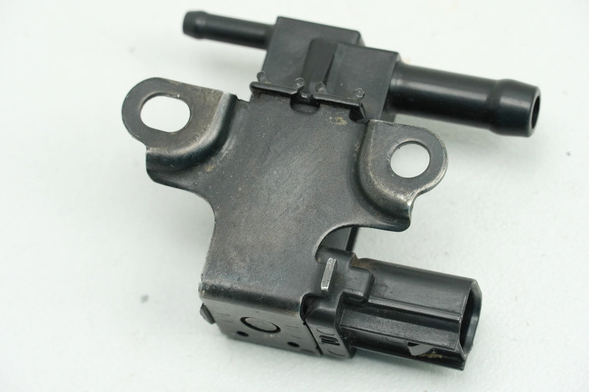 HONDA CB 125 R JC91 Denso Solenoid Valve (for engine)