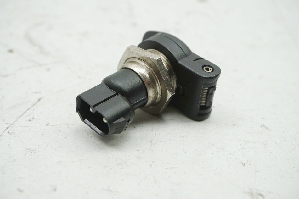 BMW R 850 R 259 TOMA DE CORRIENTE BORNE