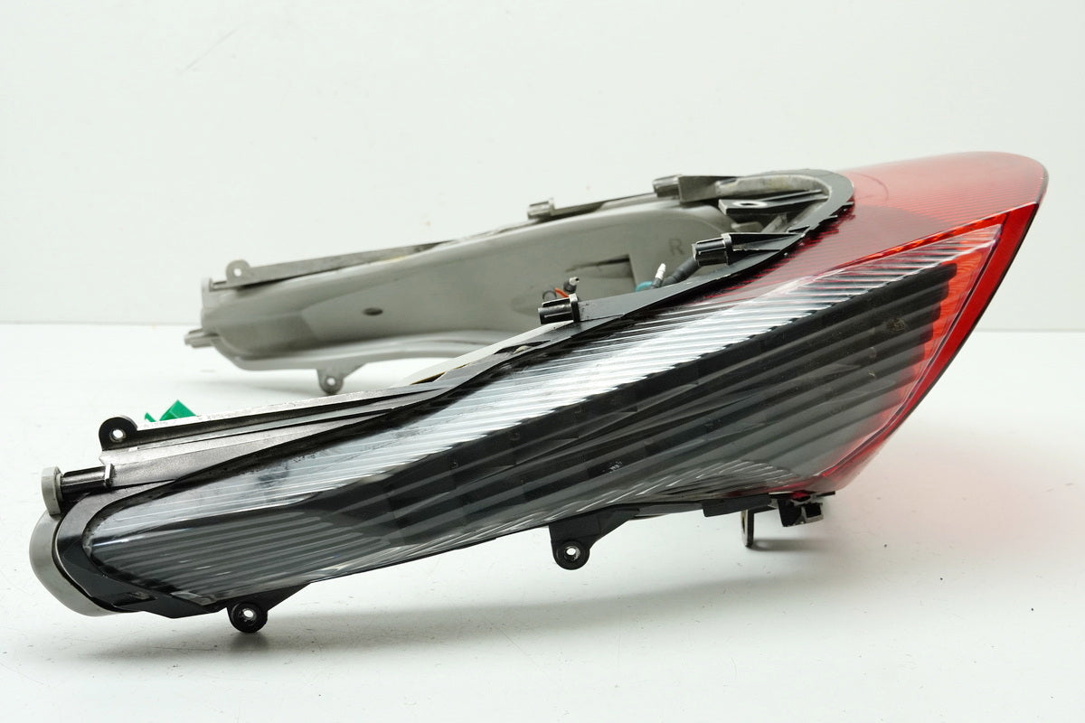 KYMCO PEOPLE GT 300 i V4 Rücklicht Lampe Blinker Tail Light rear 33700-LGE5-E00