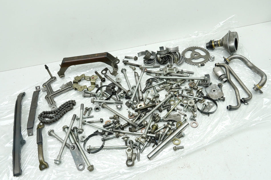 HONDA CBR 1000 SC24 Schrauben Kleinteile für Motor Zylinder Motordeckel