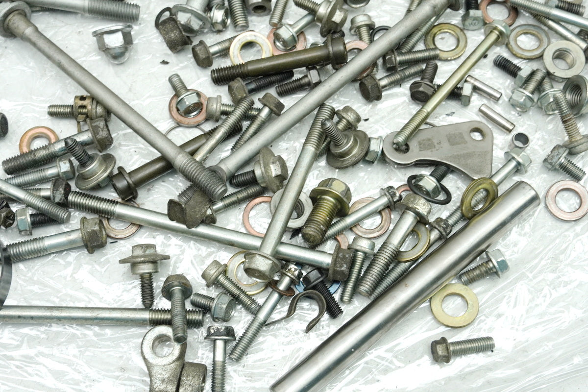 HONDA CBR 1000 SC24 Screws Small Parts for Engine Cylinder Engine Cover