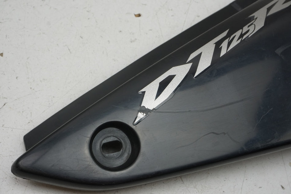 YAMAHA DT 125 R RE Carenado trasero izquierdo Tapa lateral 1D0-F1711-10
