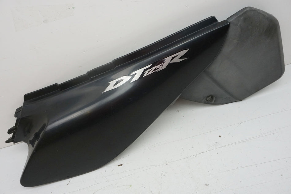 YAMAHA DT 125 R RE Carenado trasero derecho Tapa lateral 1D0-F1721-10