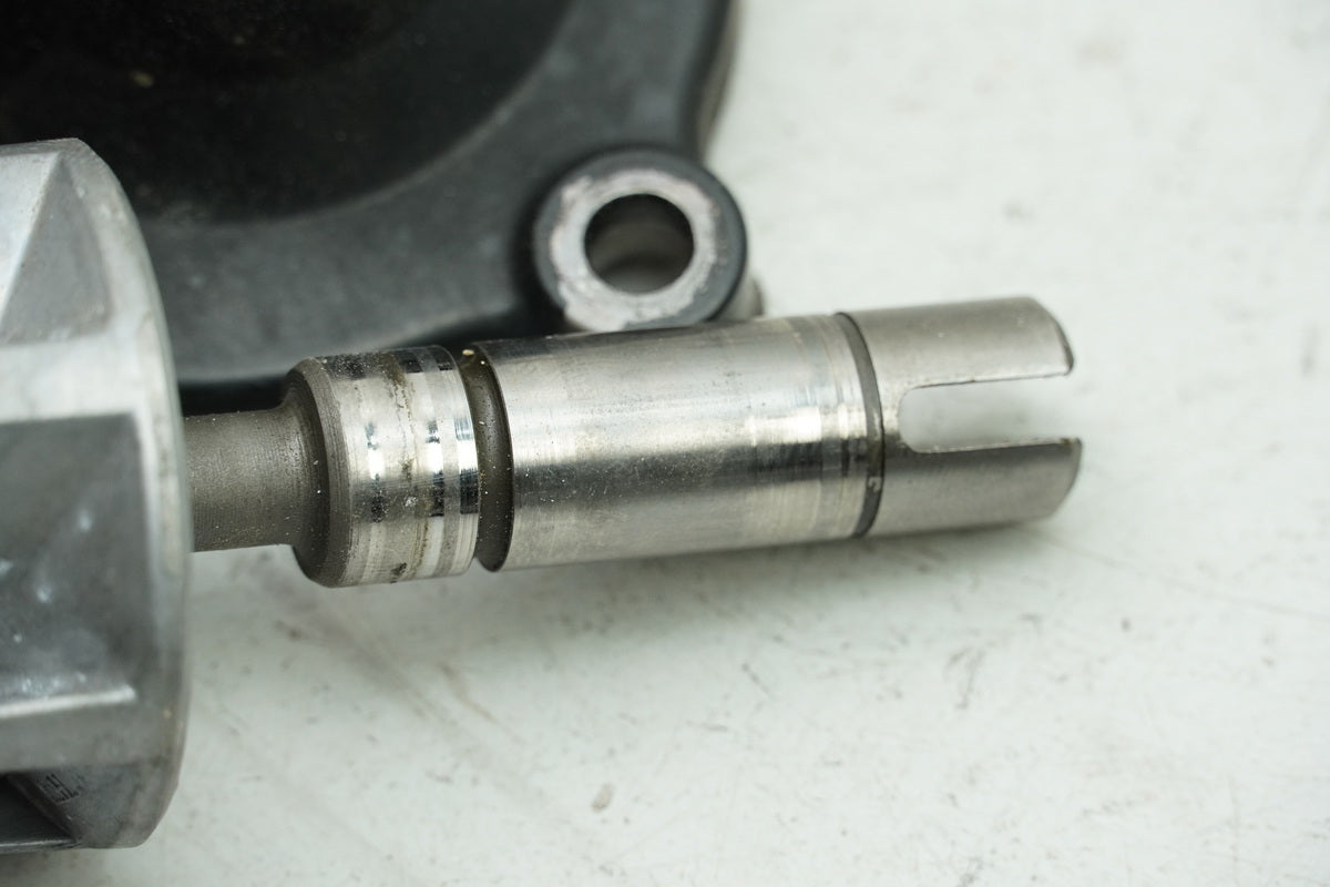 KYMCO PEOPLE GT 300 i V4 Water Pump Shaft Impeller Engine Cover
