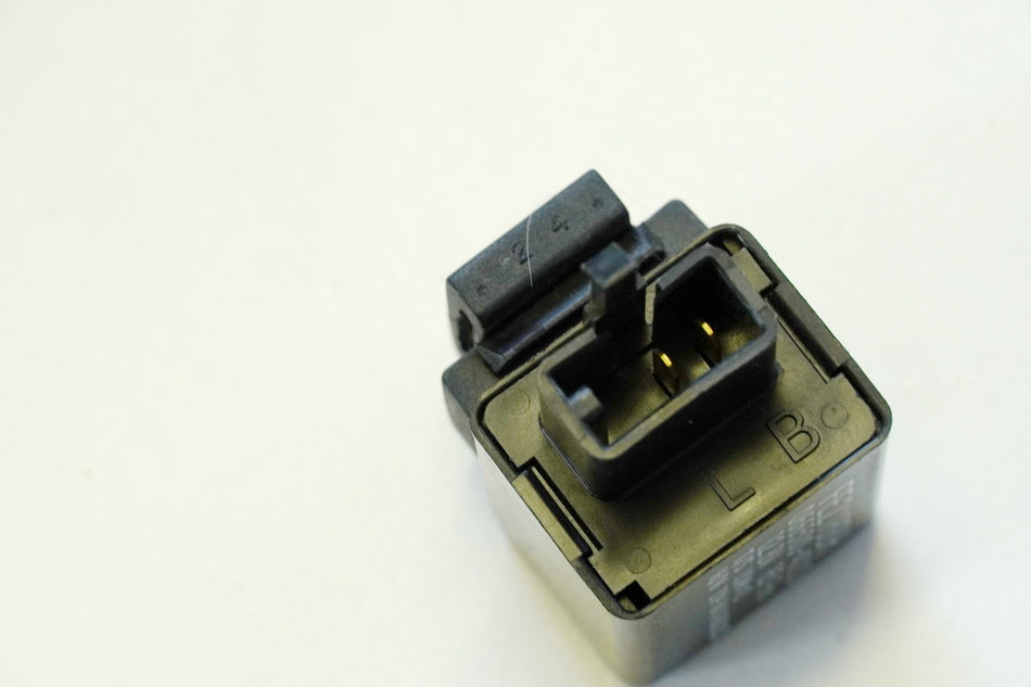 YAMAHA R6 RJ05/ RJ09 Blinkrelais original FE218BH Blinkgeber Blinkerrelais