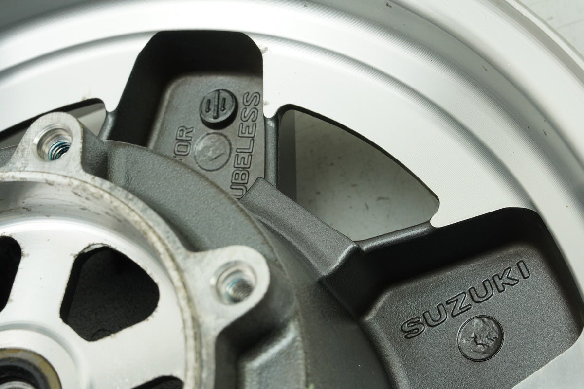 SUZUKI AN 400 WVAU BURGMAN Llanta delantera Rueda delantera Llanta de rueda delantera sin accidentes K1 K2