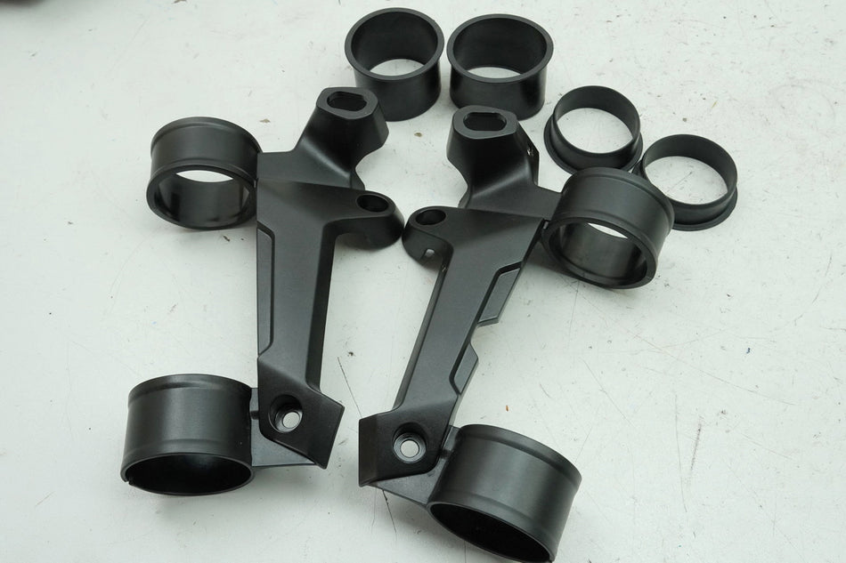 HONDA CB 125 R JC91 Soporte de faro, soporte de lámpara, cubierta delantera, goma