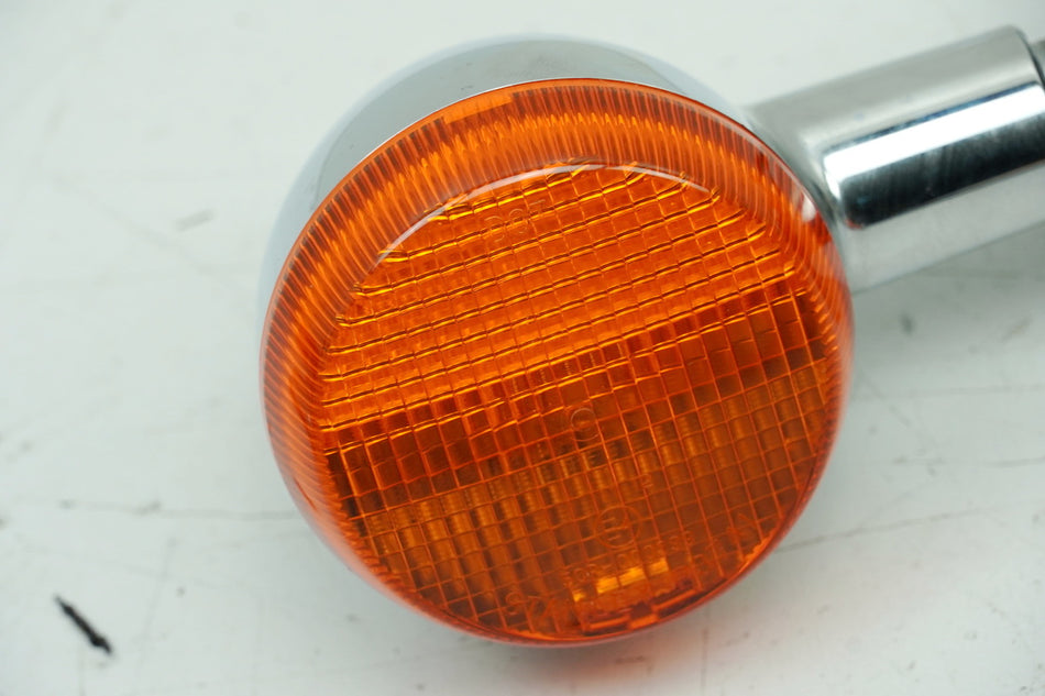 KAWASAKI VN 2000 Classic Intermitente trasero Soporte Tapa Varilla - 23051-0002