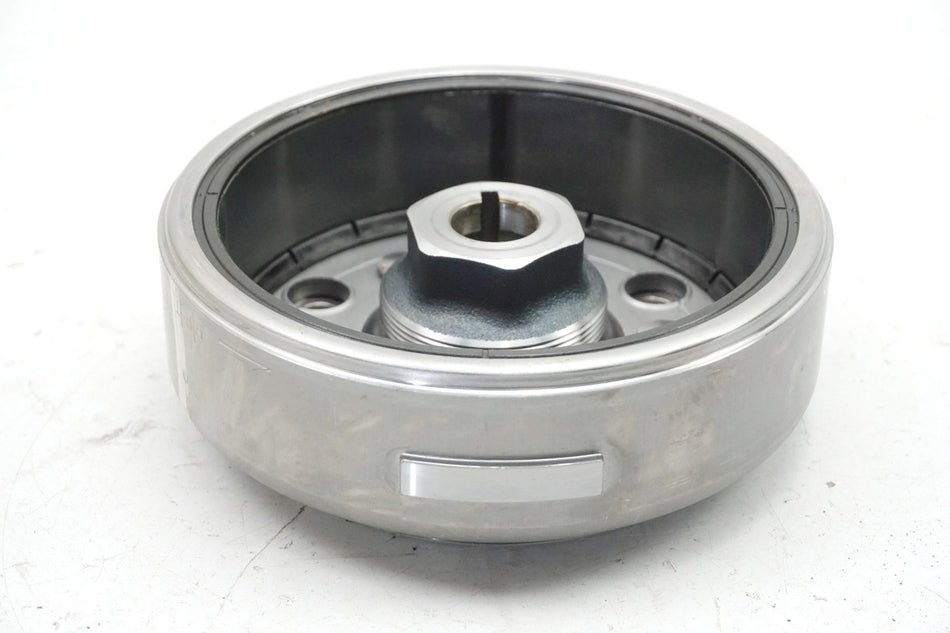 SUZUKI VS 750 VR51A INTRUDER Lima Rotor Polrad Lichtmaschine