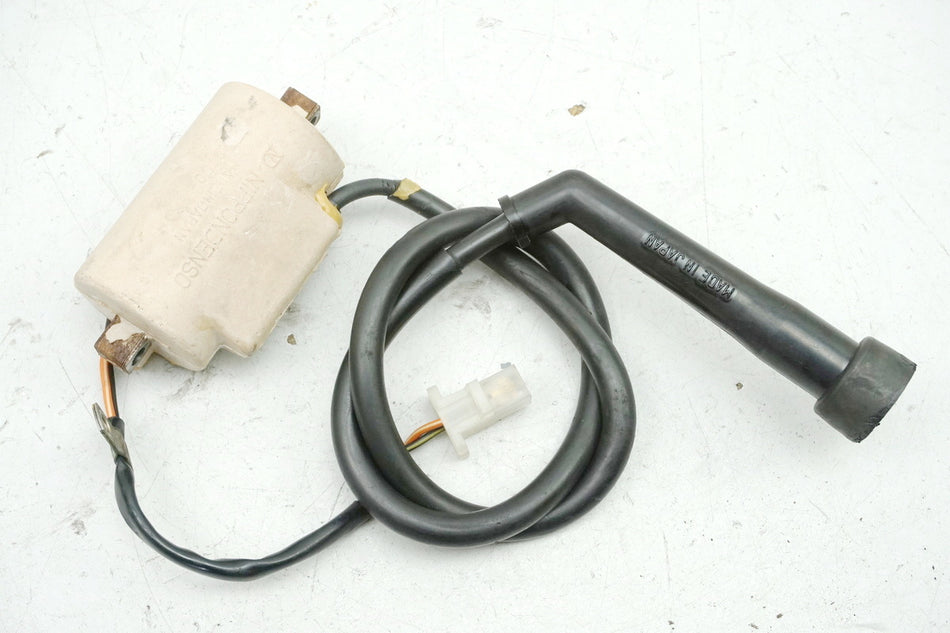 SUZUKI VS 750 VR51A INTRUDER Zündspule vorn Zündkerzenstecker Ignition Coil
