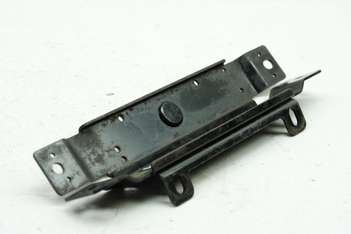 KYMCO PEOPLE GT 300 i V4 Bracket Radiator Mounting Plate Support