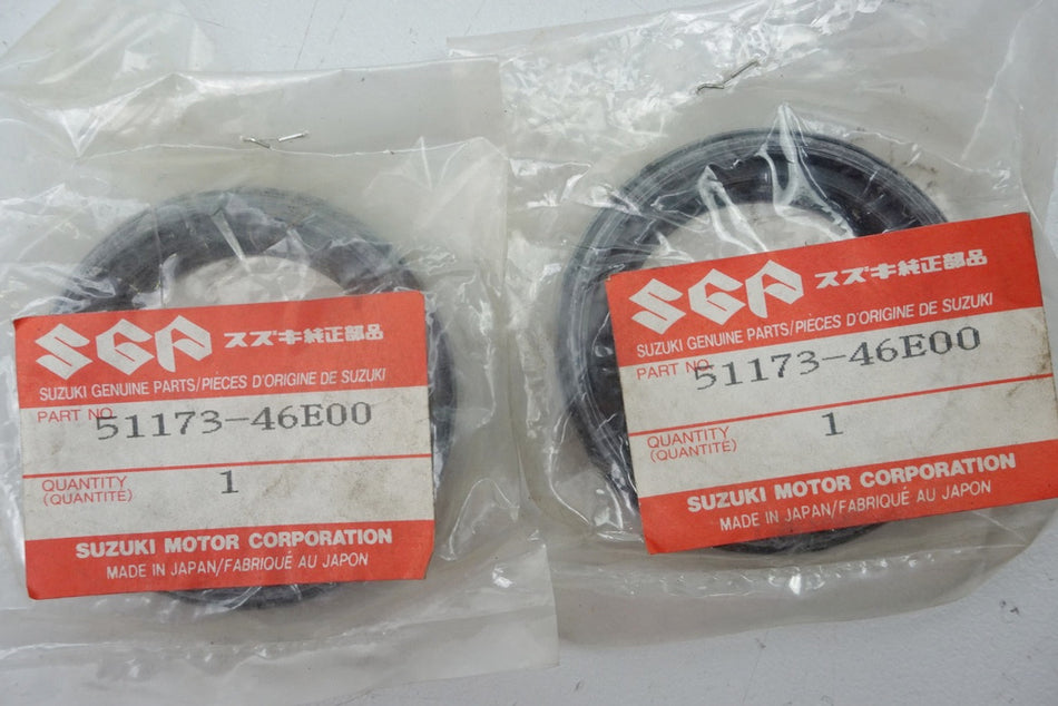 Suzuki Sellos de polvo de goma Par 51173-46E00 GSF GSX GSXR VZ VX - NUEVO