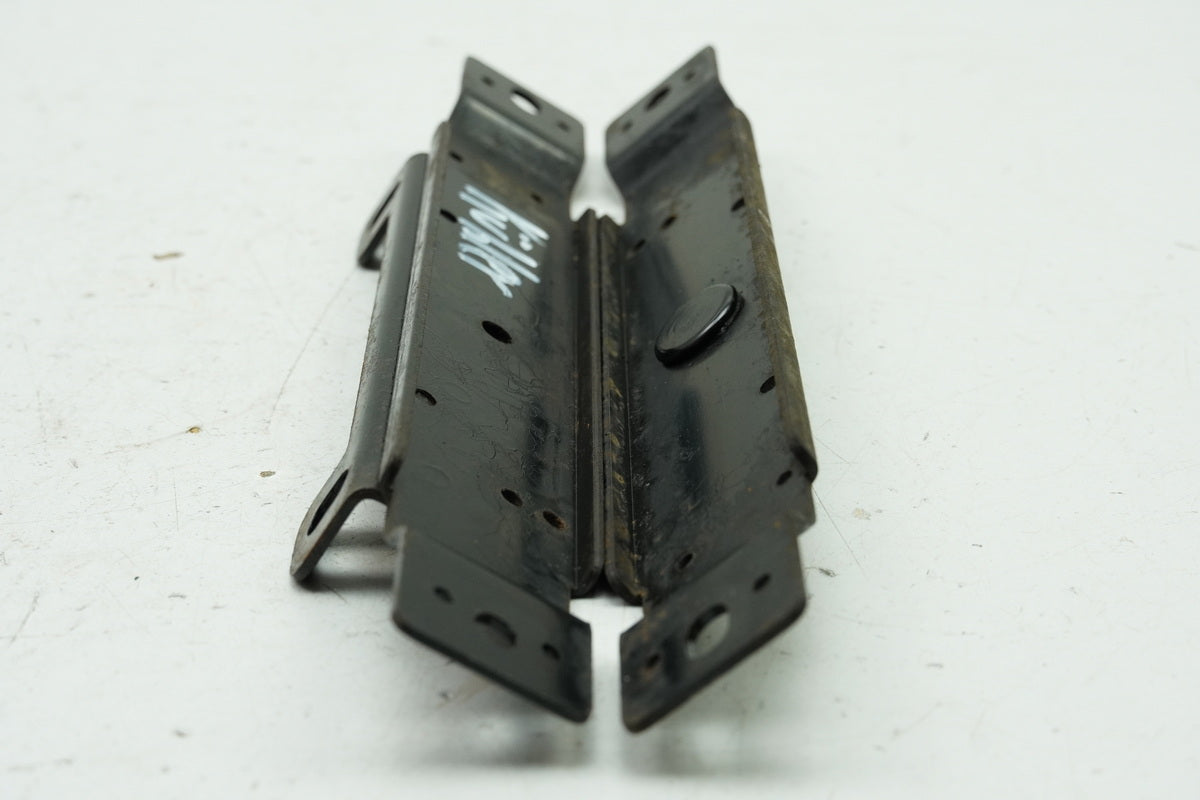 KYMCO PEOPLE GT 300 i V4 Bracket Radiator Mounting Plate Support