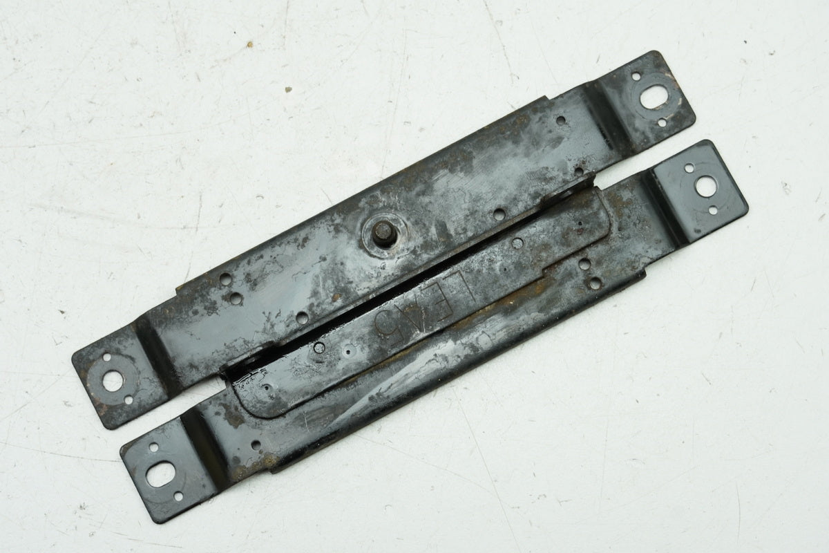 KYMCO PEOPLE GT 300 i V4 Bracket Radiator Mounting Plate Support