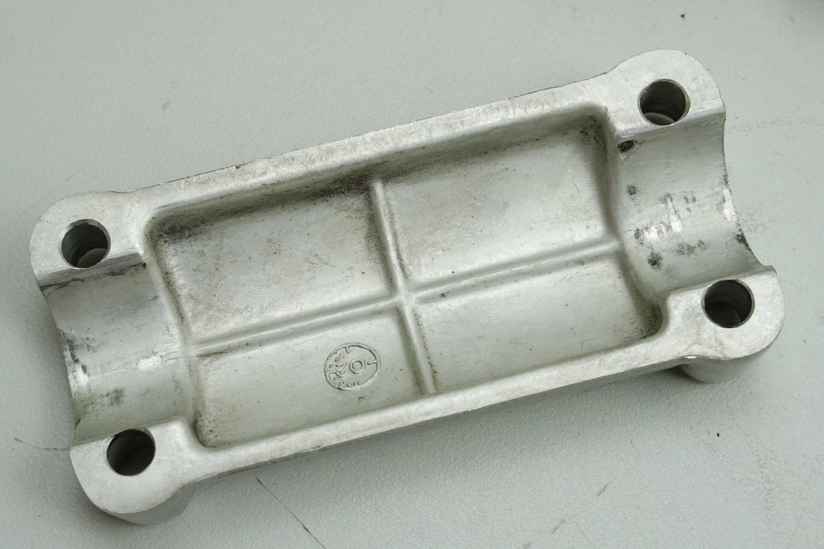 MOTO GUZZI California 1100 EV KD Lenkerklemmung Halter Lenker Riser Bügelbolzen
