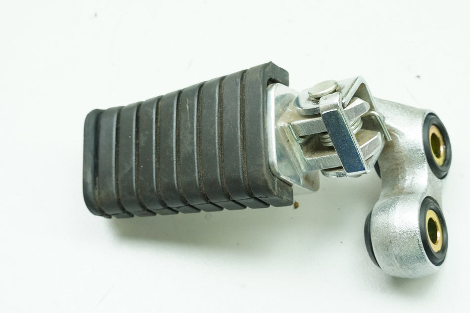 YAMAHA XV 750 4PW VIRAGO Reposapiés izquierdo conductor, soporte estribera, como nuevo