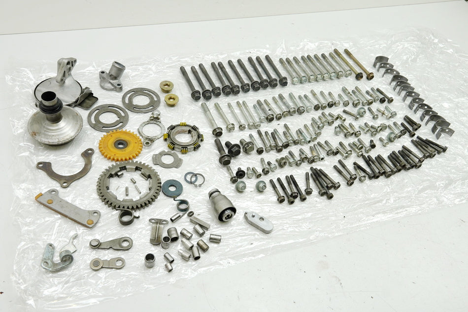 HONDA CBR 600 PC35 MOTOR - SCHRAUBEN & KLEINTEILE  99-00