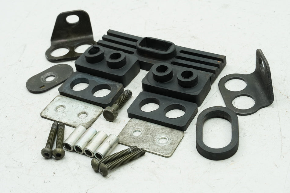 YAMAHA TDM 850 4TX Soporte gomas tornillos depósito de gasolina