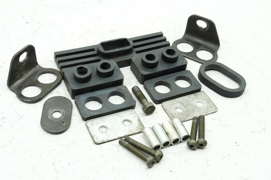 YAMAHA TDM 850 4TX Soporte gomas tornillos depósito de gasolina