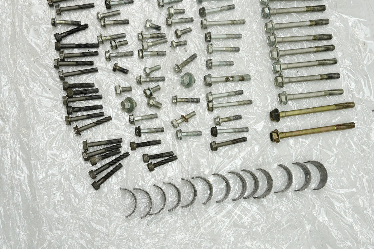 HONDA CBR 600 PC35 MOTOR - TORNILLOS Y PIEZAS PEQUEÑAS 99-00