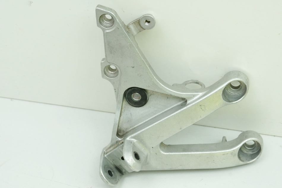 HONDA CBR 600 RR PC40 ABS Soporte estribera piloto derecho Soporte placa estriberas