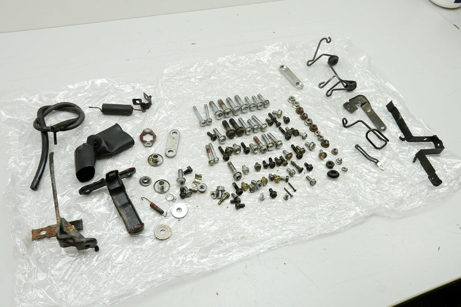 HONDA CA125 JC26 REBEL Schrauben Kleinteile Halter (für Rahmen Fahrwerk)