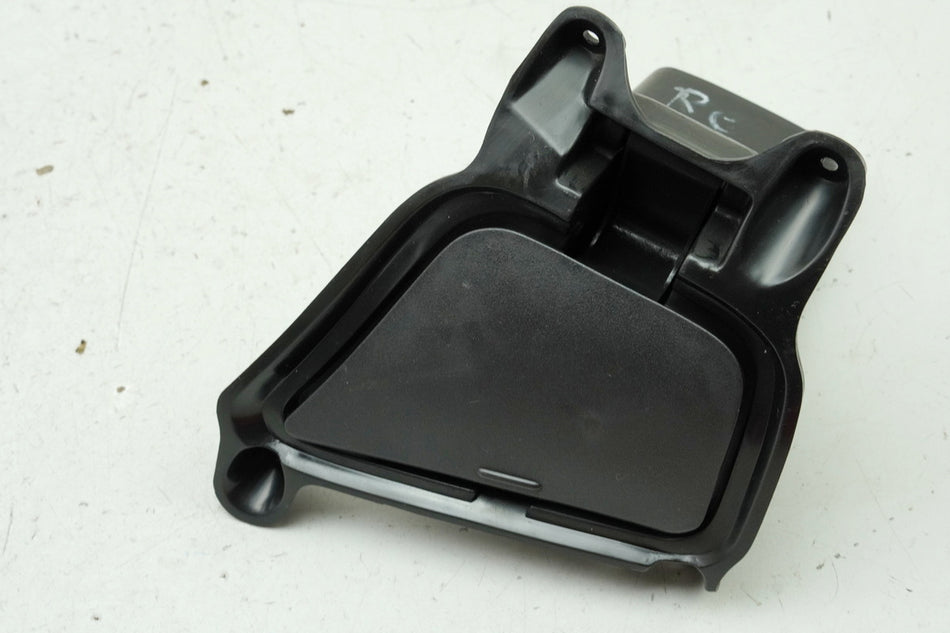 SUZUKI AN 400 WVAU BURGMAN Staufach rechts vorn Cockpit Klappe Box Cover K1 K2