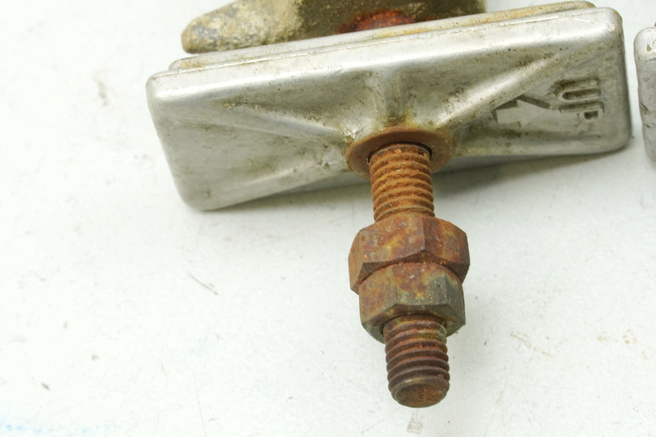 HONDA XL 600 PD06 TRANSALP Tensores de cadena izq + der (para basculante llanta rueda trasera)