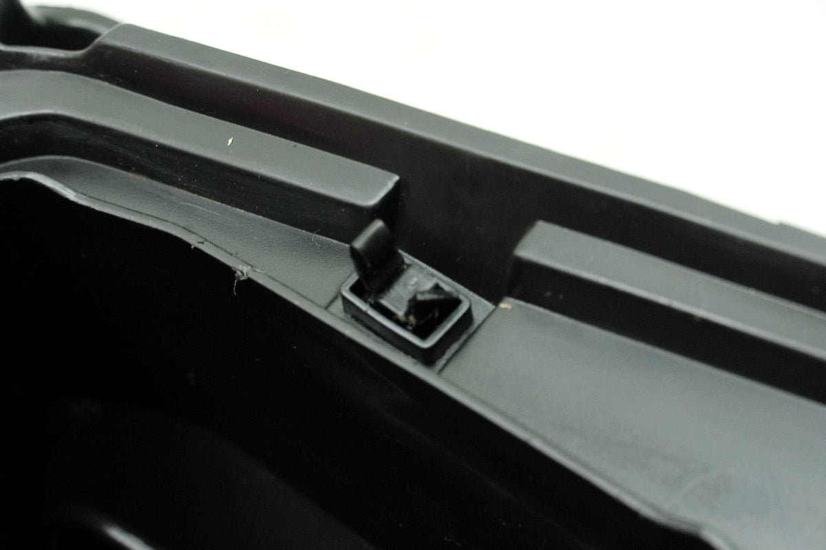SUZUKI AN 400 WVAU BURGMAN Storage Compartment Right Front Cockpit Flap Box Cover K1 K2