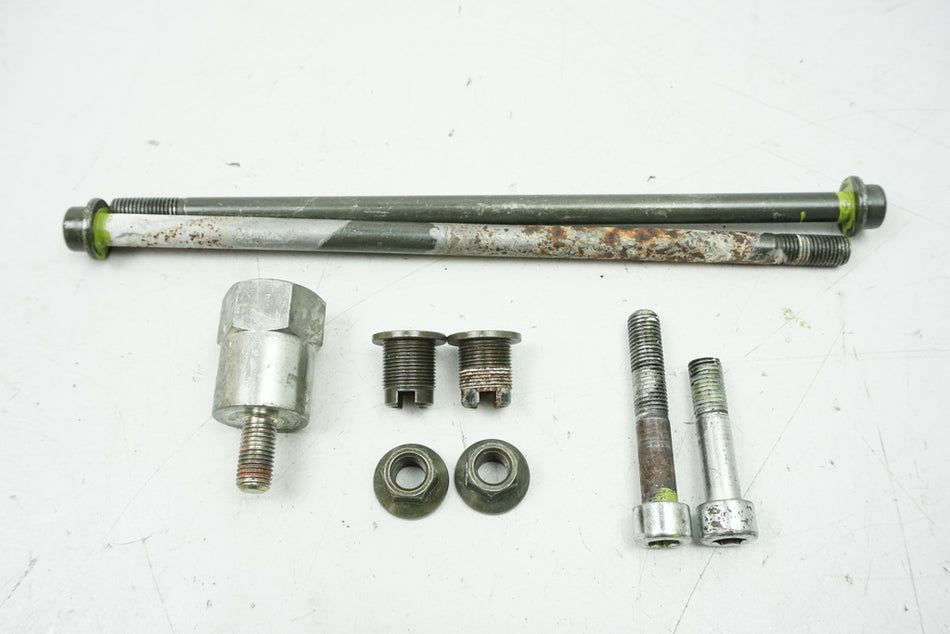 YAMAHA FZ1 N RN16 Axle Engine Mount Bracket Screw Nut Spacer