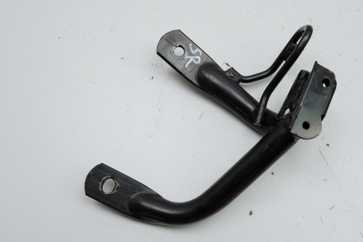 HONDA SH 125 JF23 Soporte de estribera pasajero derecho, soporte de estribera, estribera, placa