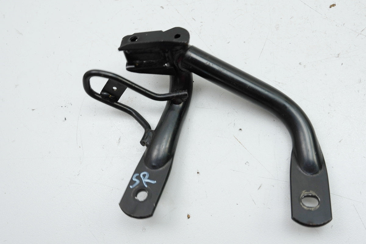 HONDA SH 125 JF23 Soporte de estribera pasajero derecho, soporte de estribera, estribera, placa