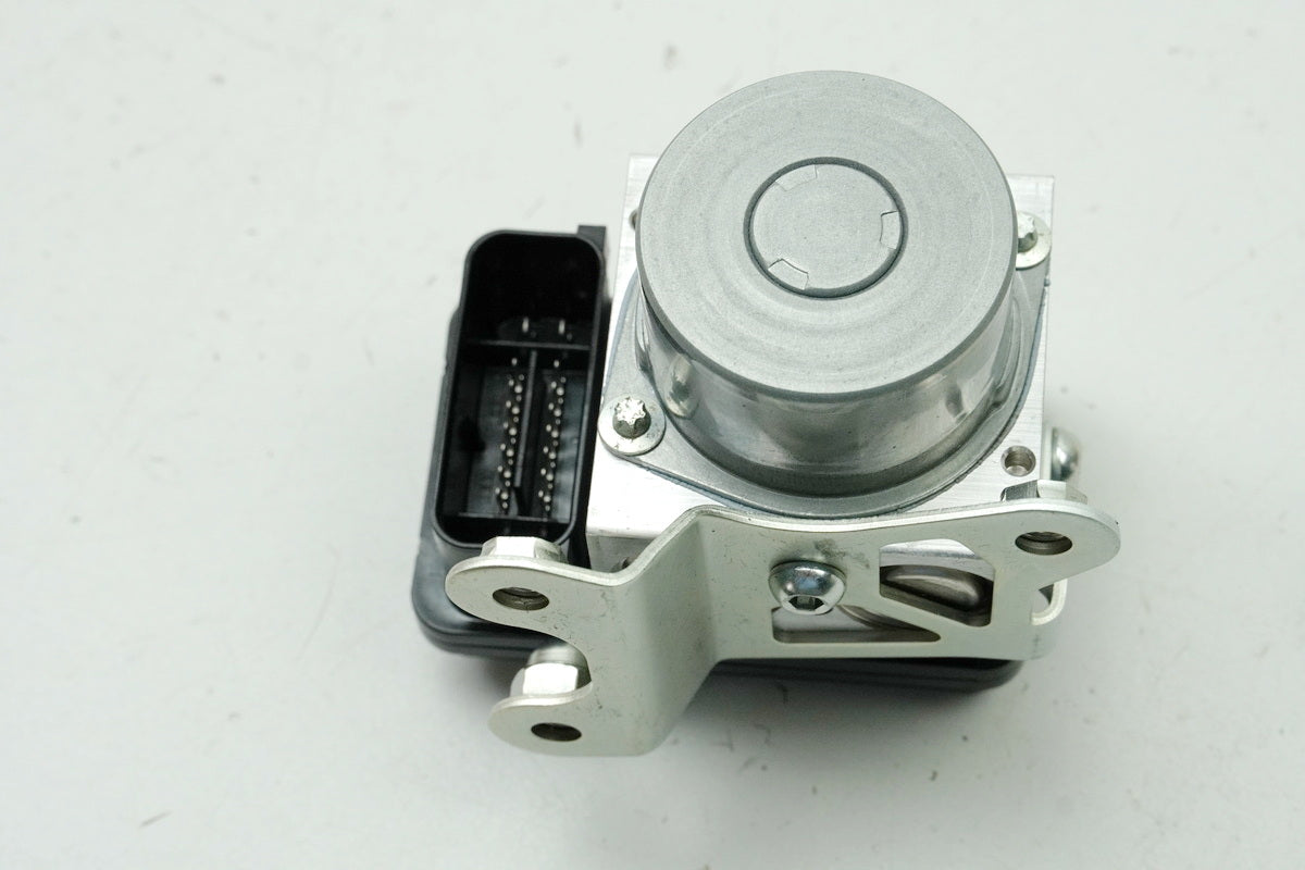 YAMAHA MTN 1000 MT-10 RN78 ABS Pump Pressure Modulator Control Unit ONLY 4550 km