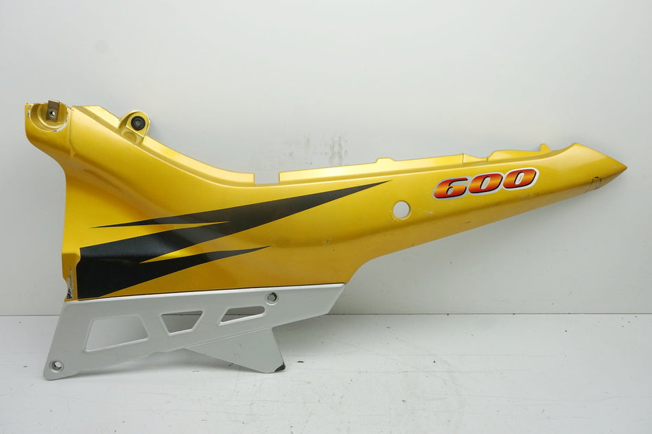 SUZUKI GSX 600 F GN72B Heckverkleidung links Seitendeckel Abdeckung 26444 km
