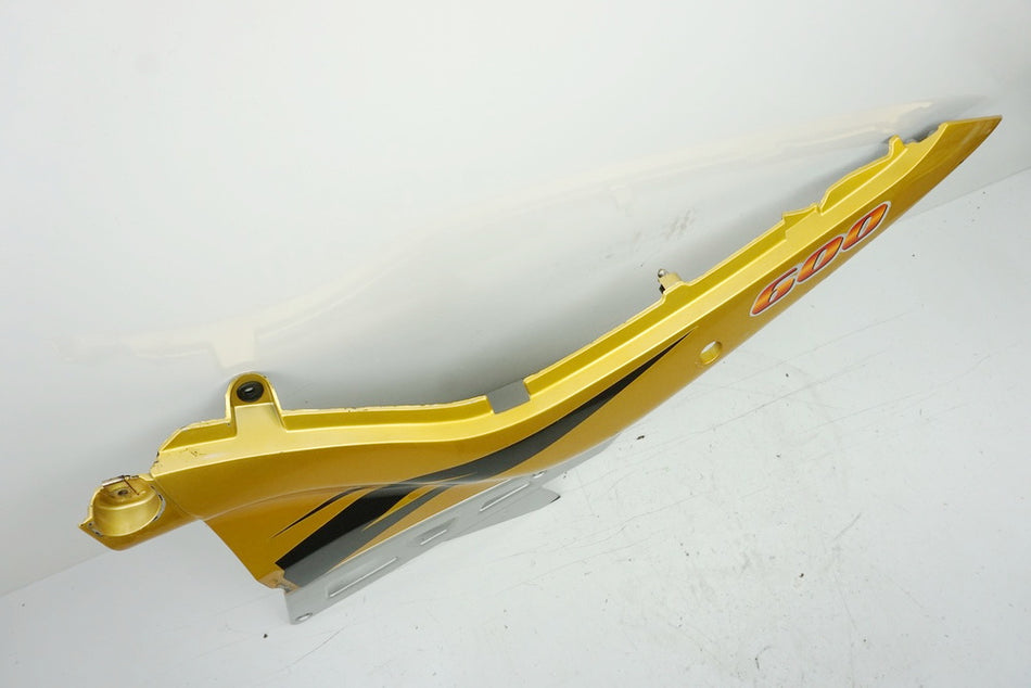 SUZUKI GSX 600 F GN72B Heckverkleidung links Seitendeckel Abdeckung 26444 km