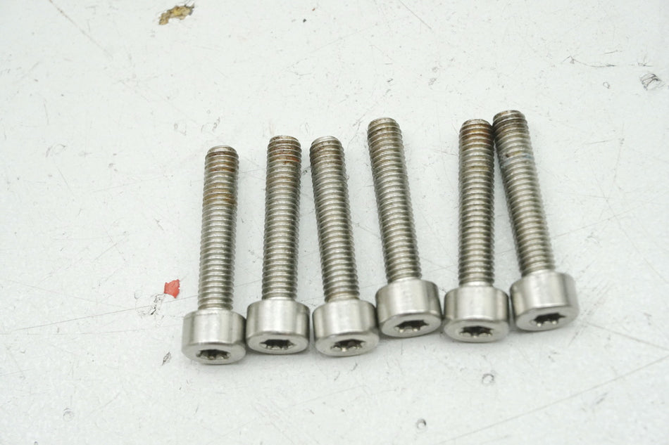 BMW R 850 R 259 Schrauben Tankdeckel