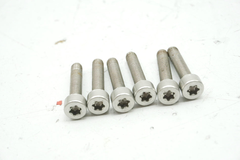 BMW R 850 R 259 Schrauben Tankdeckel