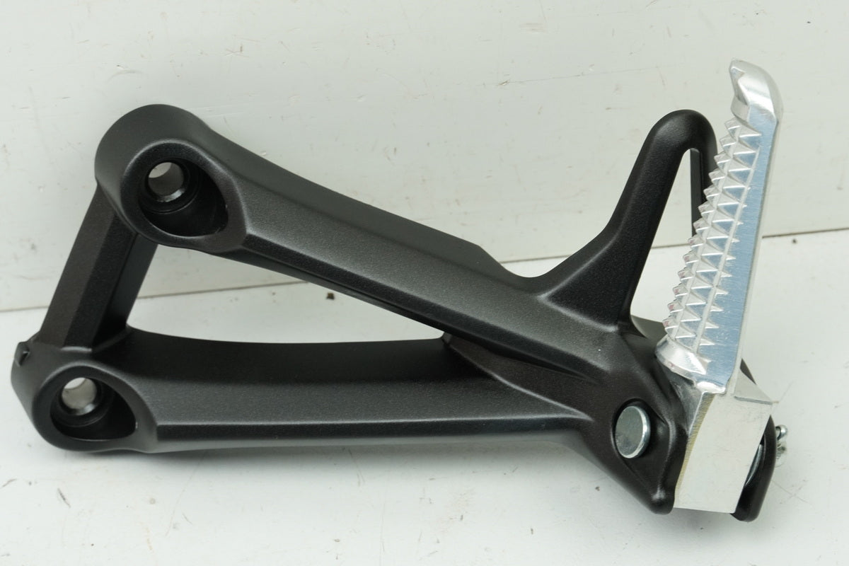 YAMAHA MTN 1000 MT-10 RN78 Footrest System Passenger Left Footrest Holder 4550 km