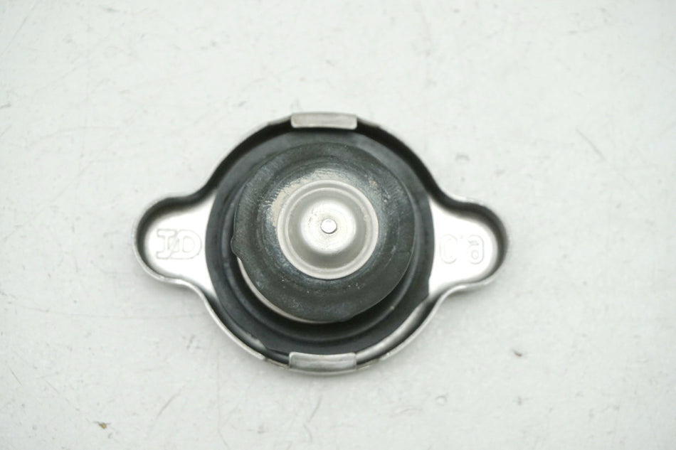 SUZUKI VS 750 VR51A INTRUDER Tapa del radiador Tapa del radiador Cubierta Cierre
