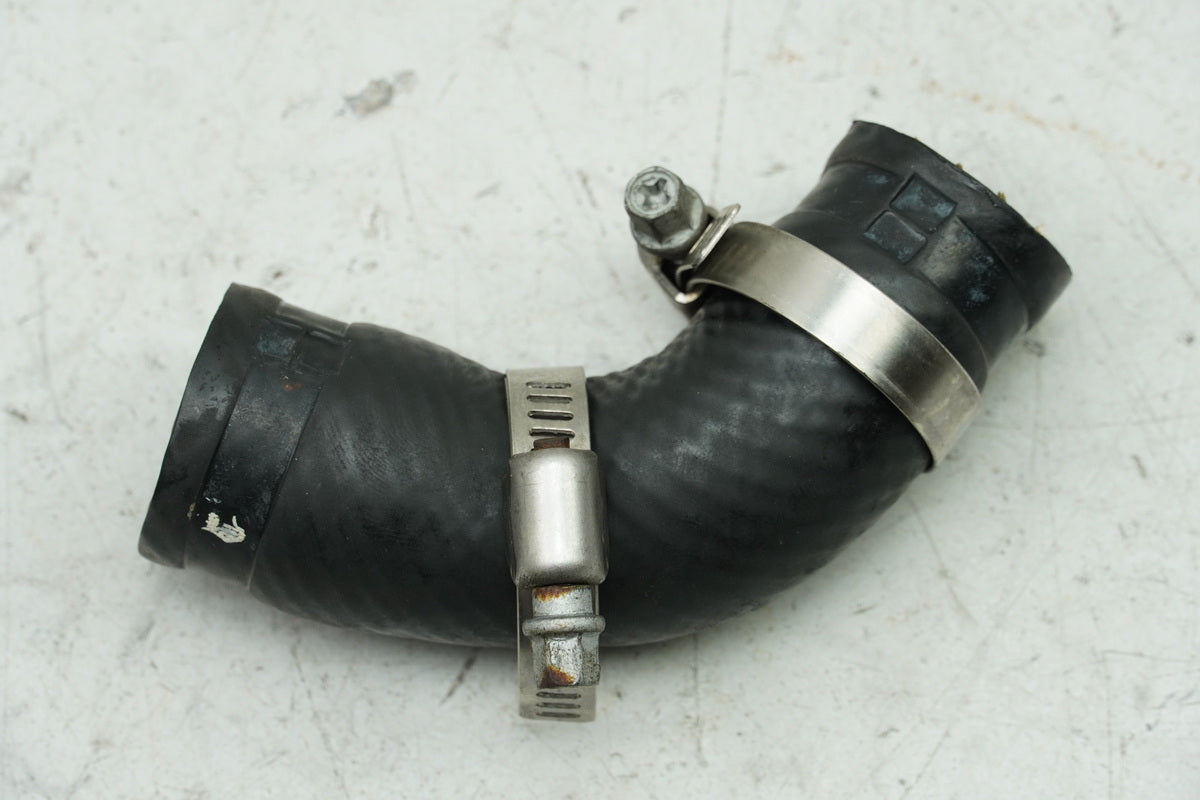 YAMAHA TDM 850 4TX Radiator Hose Thermostat ---> Cylinder Head