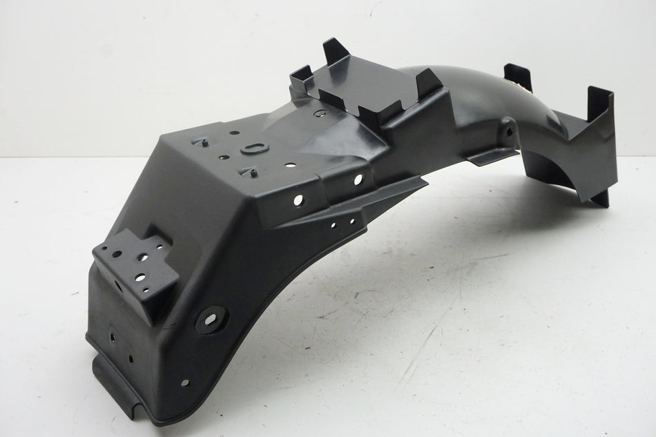 SUZUKI GSX 600 F GN72B Guardabarros trasero Paso de rueda Guardabarros protección contra salpicaduras 63111-19C1