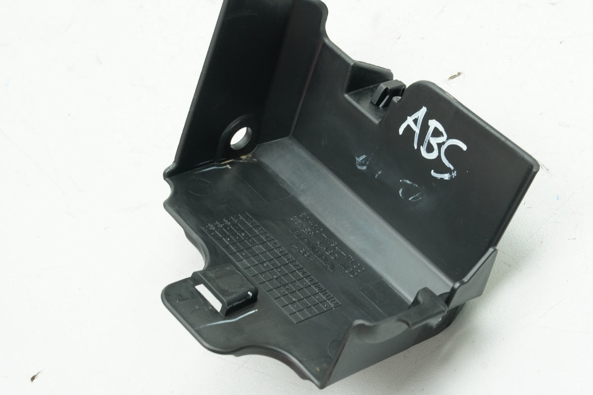 HONDA CB 125 R JC91 ABS Pump Cover Pressure Modulator Holder Lid