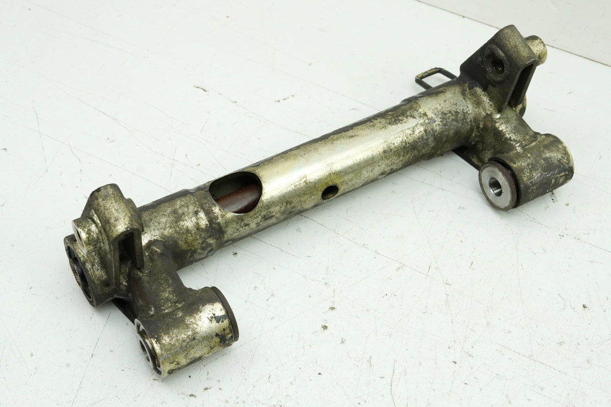 SUZUKI AN 400 WVAU BURGMAN Engine Mount Axle Bracket Carrier Engine Holder K1 K2