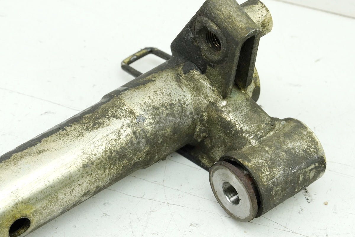 SUZUKI AN 400 WVAU BURGMAN Engine Mount Axle Bracket Carrier Engine Holder K1 K2