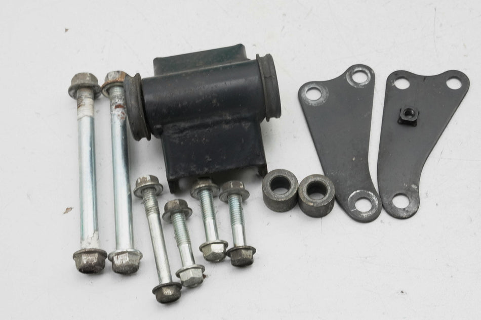 HONDA CA125 JC26 REBEL Soporte de motor Placa de soporte Tornillos Soporte de motor