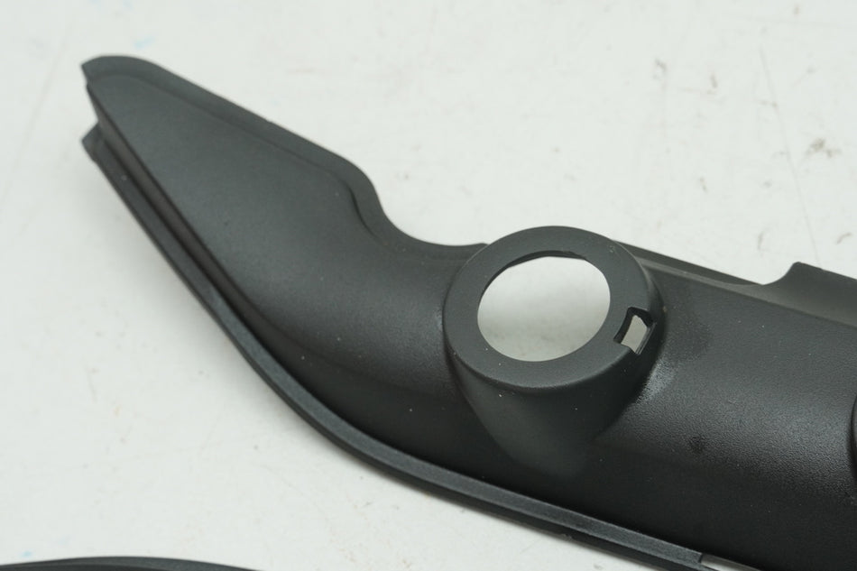 HONDA CB 125 R JC91 Abdeckung Fußrastenanlage hinten Deckel Verkleidung innen