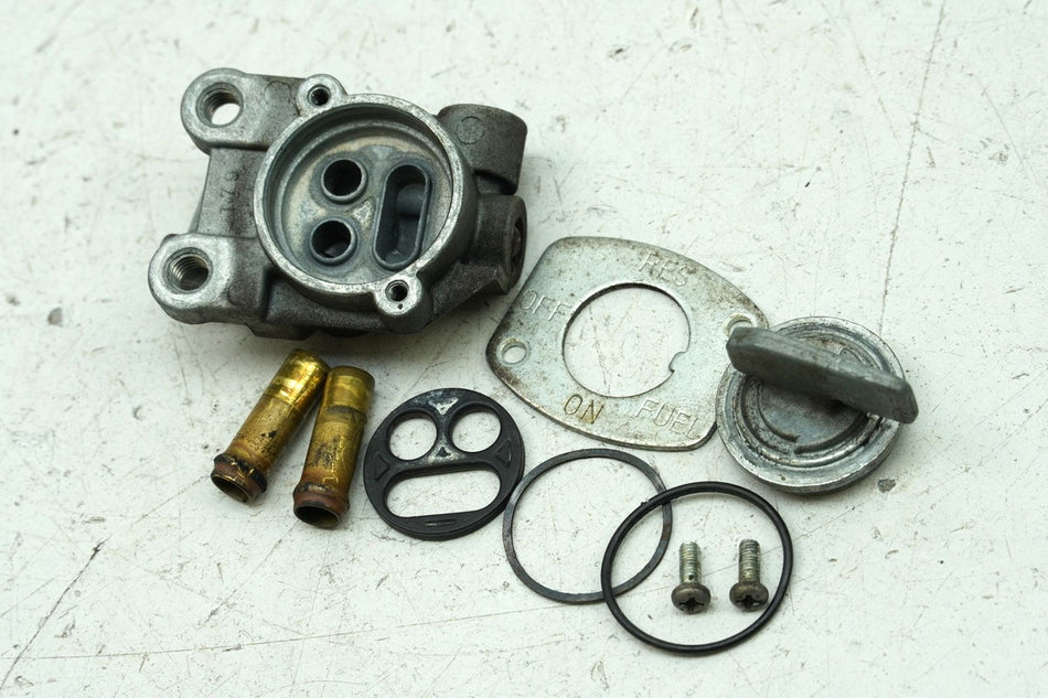 YAMAHA TDM 850 4TX Grifo de gasolina, grifo de combustible (para depósito) hasta 1998