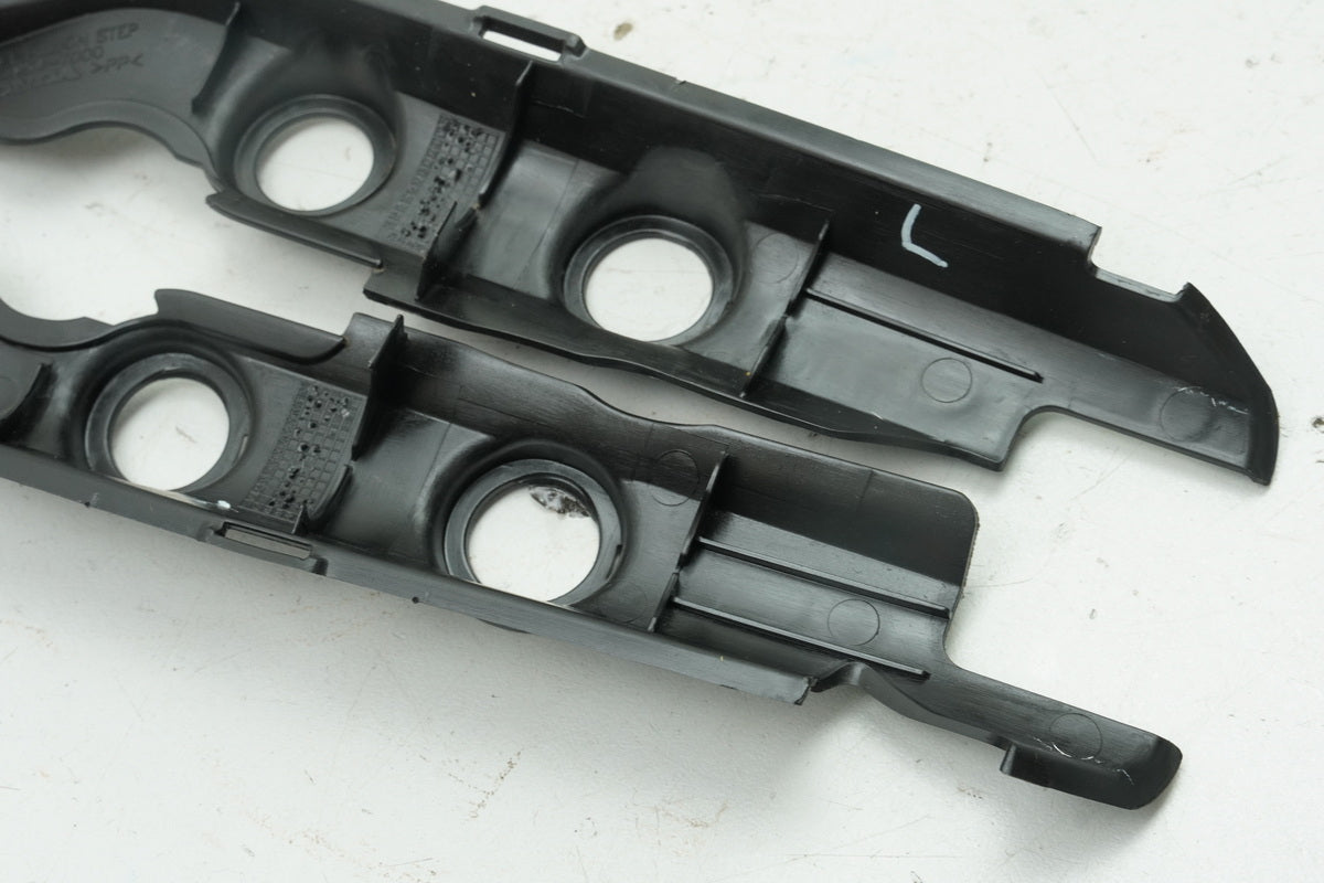 HONDA CB 125 R JC91 Cover Footrest System Rear Cover Trim Inner